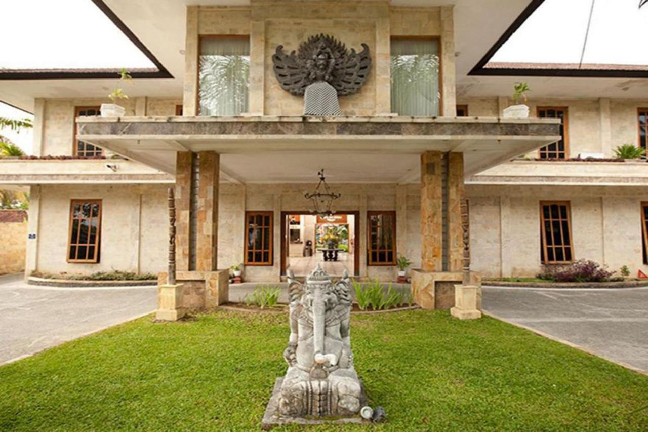 Oyo 2334 Melka Excelsior Hotel Сінгараджа Екстер'єр фото