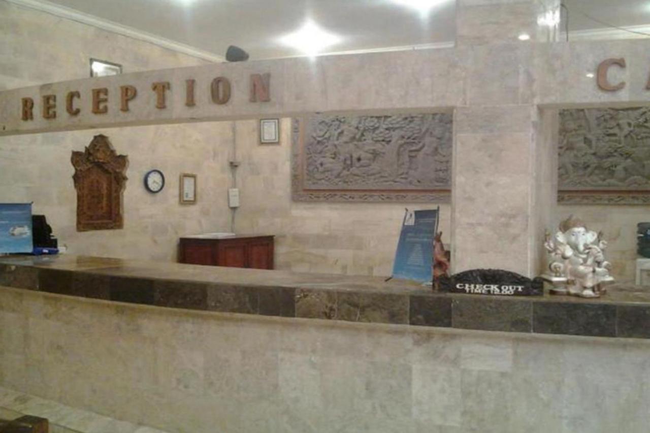 Oyo 2334 Melka Excelsior Hotel Сінгараджа Екстер'єр фото